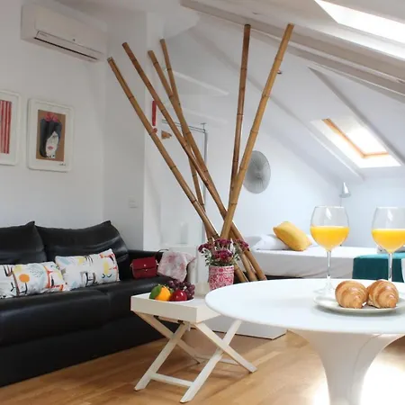 Life Calderon Apartment