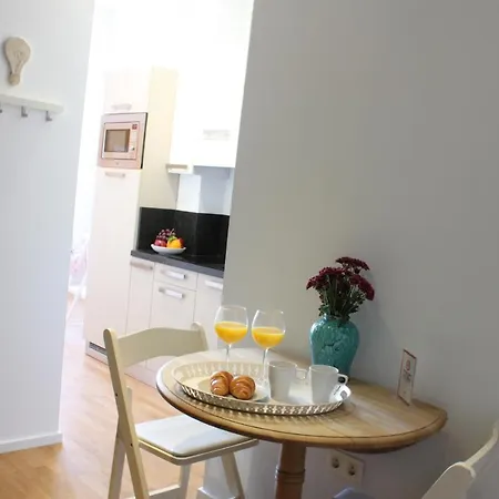 Life Calderon Apartment *
