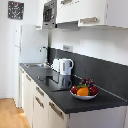 Apartment Life Calderon